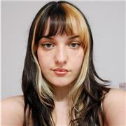 Profesora de arte y cuidadora adaptada a todas las edades